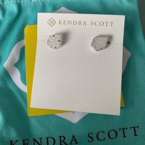 NWT Kendra Scott Earrings never worn
